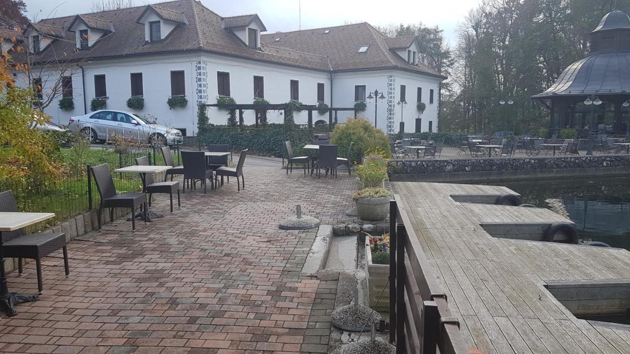 Pr'Simi Bed and Breakfast Golnik Eksteriør billede