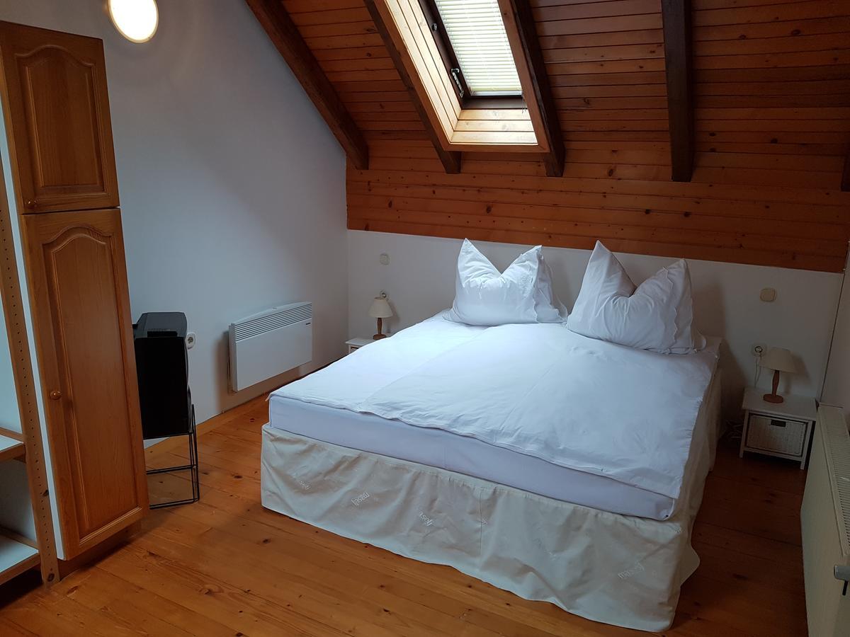 Pr'Simi Bed and Breakfast Golnik Eksteriør billede