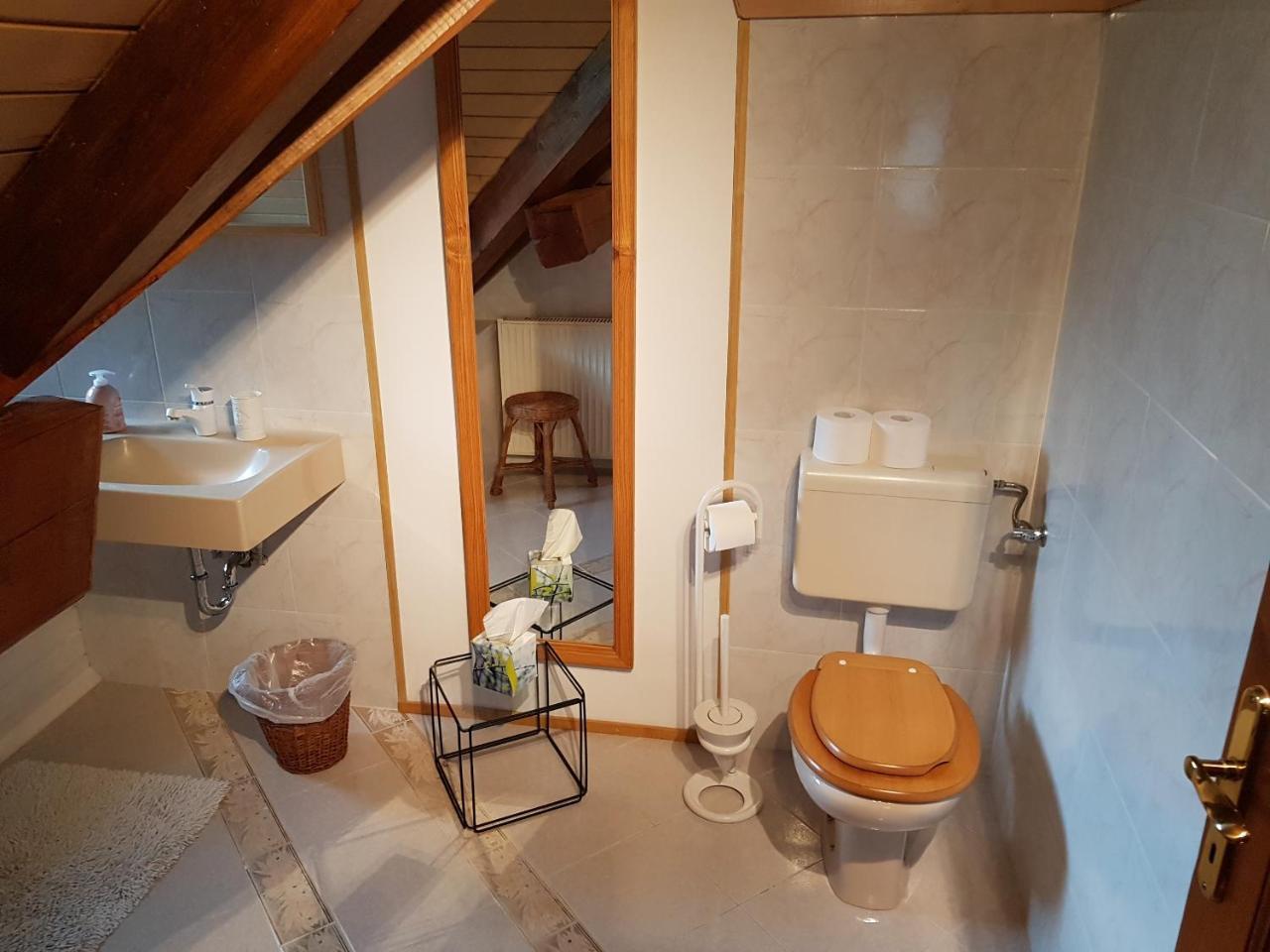 Pr'Simi Bed and Breakfast Golnik Eksteriør billede