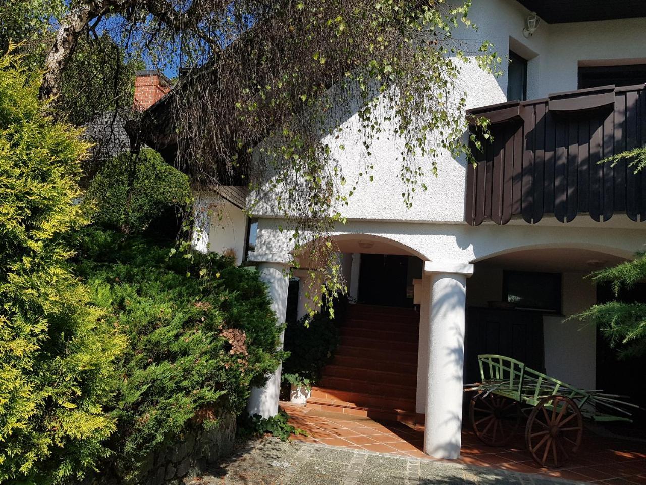 Pr'Simi Bed and Breakfast Golnik Eksteriør billede